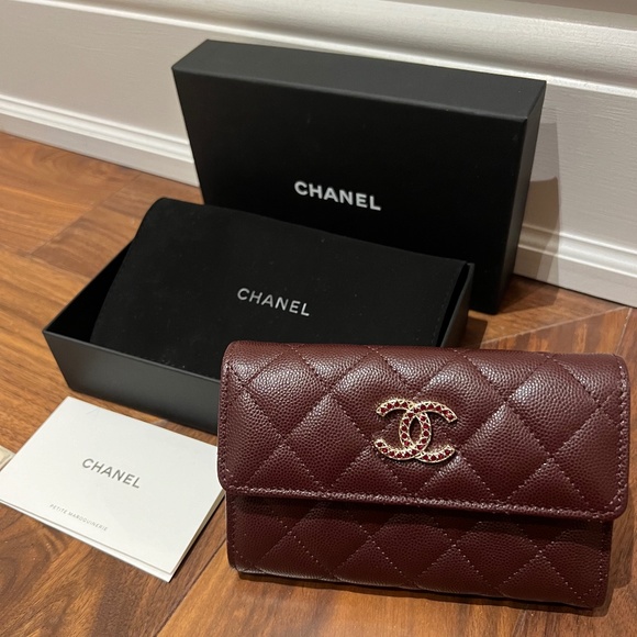 Brand new Chanel wallet - Picture 1 of 8